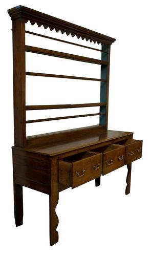 A beautiful 18th Century Oak Dresser. (1 of 8) A beautiful 18th Century Oak Dresser. (1 of 8)