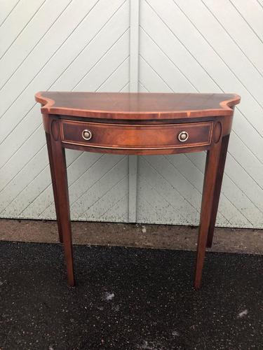 Quality Flamed Mahogany Single Draw Side Table (1 of 7) Quality Flamed Mahogany Single Draw Side Table (1 of 7)