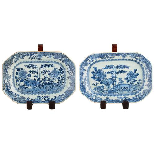 Pair of 18th Century Qianlong Dishes (1 of 8) Pair of 18th Century Qianlong Dishes (1 of 8)