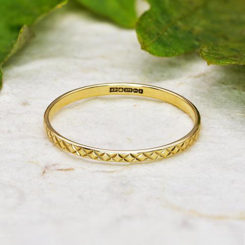 The Vintage 1987 Patterned 9ct Gold Wedding Ring (1 of 1) The Vintage 1987 Patterned 9ct Gold Wedding Ring (1 of 1)