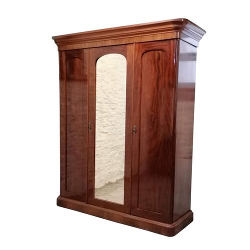 Antique Mahogany Linen Cupboard with Hanging Space (1 of 12) Antique Mahogany Linen Cupboard with Hanging Space (1 of 12)