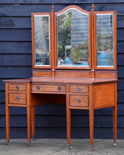 Superb Quality Edwardian Satinwood Dressing Table with Mirrors c.1901 (1 of 14) Superb Quality Edwardian Satinwood Dressing Table with Mirrors c.1901 (1 of 14)