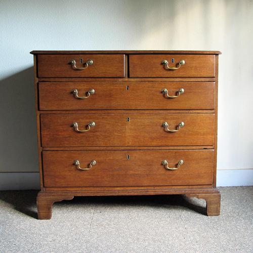 Oak Chest of Drawers (1 of 6)