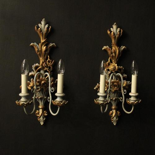 Italian Pair of Polychrome Gilded Wall Lights (1 of 10) Italian Pair of Polychrome Gilded Wall Lights (1 of 10)