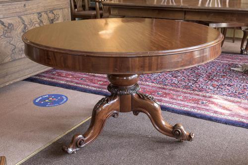 Fine Quality Mahogany Dining Table (1 of 4)