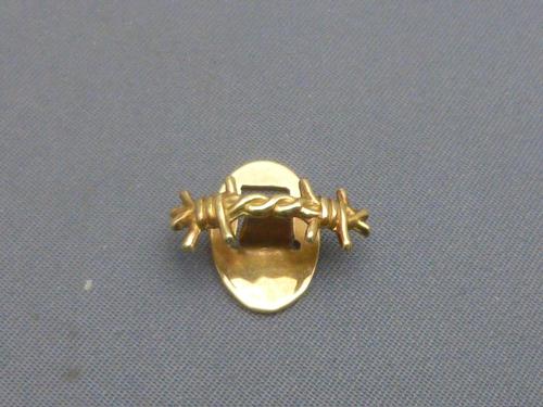 French 18ct gold Ex-prisoner of war Lapel badge (1 of 5) French 18ct gold Ex-prisoner of war Lapel badge (1 of 5)