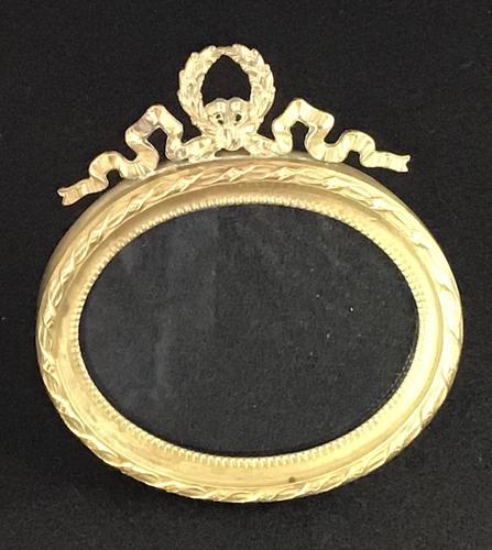 Very Good Small Victorian Oval Brass Easel Photo Frame (1 of 4) Very Good Small Victorian Oval Brass Easel Photo Frame (1 of 4)