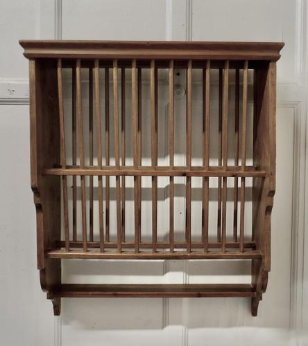 A Large Wall Hanging Pine Plate Rack (1 of 5) A Large Wall Hanging Pine Plate Rack (1 of 5)