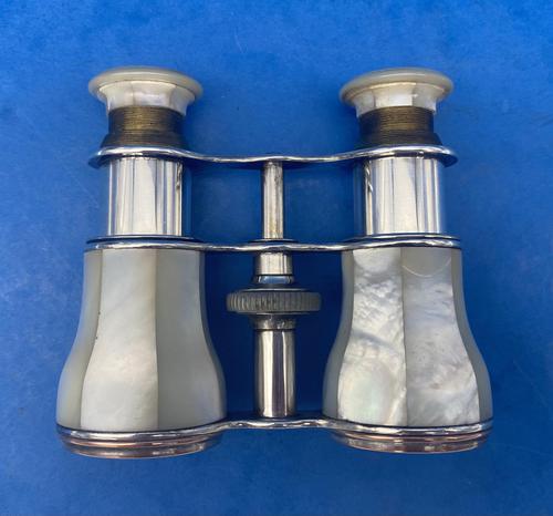 Victorian Silver Plated Mother of Pearl Opera Glasses (1 of 8) Victorian Silver Plated Mother of Pearl Opera Glasses (1 of 8)