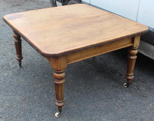 1900's Country Pine Pull out Table with One Leaf (1 of 5)