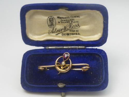 Edwardian 9ct Gold Garnet & Pearl Brooch (1 of 4)