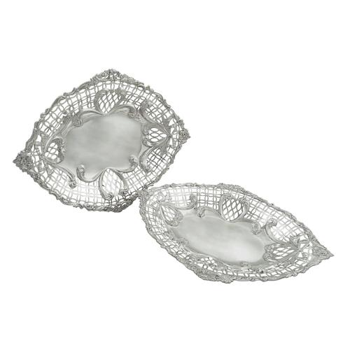 Pair of Antique Victorian Sterling Silver 11 1/2" Dishes / Bowls 1891/1894 (1 of 7) Pair of Antique Victorian Sterling Silver 11 1/2" Dishes / Bowls 1891/1894 (1 of 7)