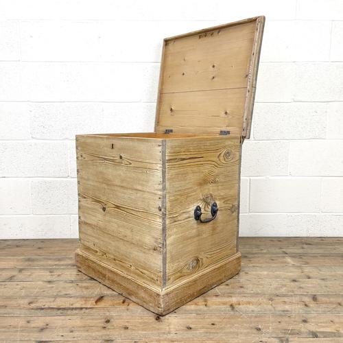 Antique Stripped Pine Storage Box (1 of 9) Antique Stripped Pine Storage Box (1 of 9)