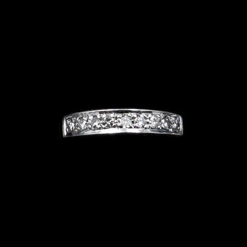Vintage Diamond 18ct White Gold Half Eternity Band Ring (1 of 10) Vintage Diamond 18ct White Gold Half Eternity Band Ring (1 of 10)