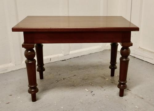 Small Mahogany Occasional Table (1 of 6) Small Mahogany Occasional Table (1 of 6)