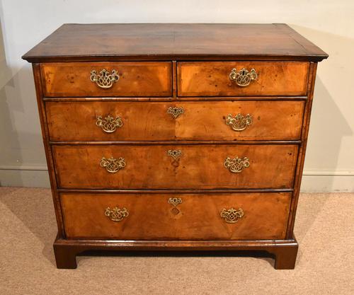 18th Century Walnut Veneered Chest of Drawers (1 of 8) 18th Century Walnut Veneered Chest of Drawers (1 of 8)