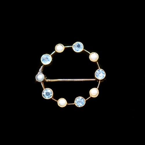 Antique Aquamarine and Pearl 9ct Yellow Gold Wreath Circle Brooch Pin (1 of 6) Antique Aquamarine and Pearl 9ct Yellow Gold Wreath Circle Brooch Pin (1 of 6)