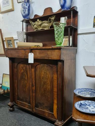 Regency Period Flame Mahogany Chiffonier Sideboard Circa 1820 (1 of 5) Regency Period Flame Mahogany Chiffonier Sideboard Circa 1820 (1 of 5)