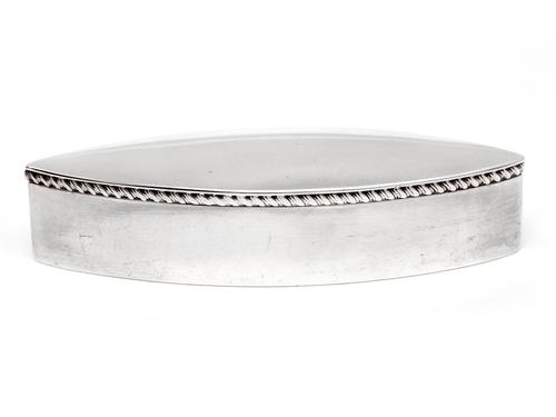 Oval Silver Trinket or Jewellery Box with a Hinged Lid and Gadroon Border (1 of 6) Oval Silver Trinket or Jewellery Box with a Hinged Lid and Gadroon Border (1 of 6)