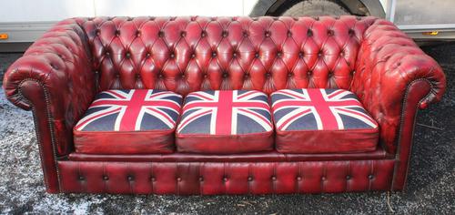 1960s Chesterfield Red Leather 3 Seater Sofa with Union Jack on Seat (1 of 3)