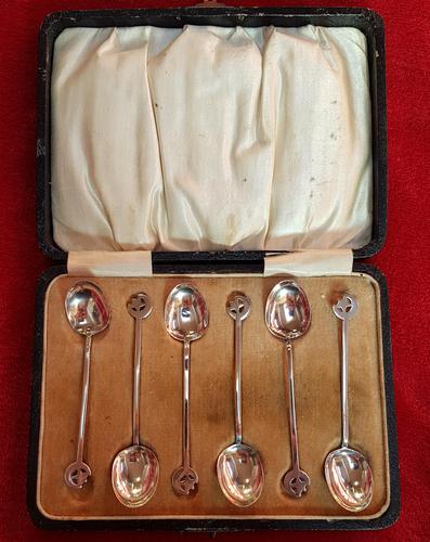 Cased Set of Sterling Silver Coffee Spoons (1 of 5) Cased Set of Sterling Silver Coffee Spoons (1 of 5)