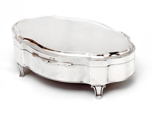 Antique Silver Trinket Box in an Oval Shaped Form with a Plain Hinged Lid (1 of 7)