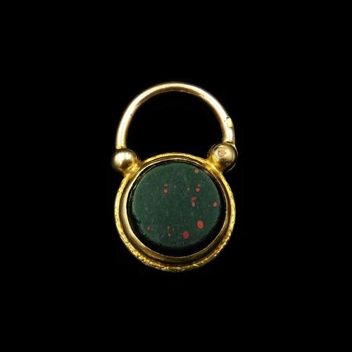 Antique Bloodstone Agate Yellow Gold Cased Padlock (1 of 4) Antique Bloodstone Agate Yellow Gold Cased Padlock (1 of 4)