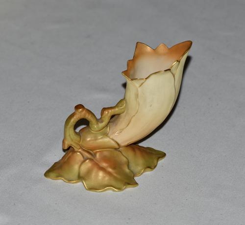 1909 Royal Worcester Edwardian Lily Bud Vase, Shape No 891 (1 of 6) 1909 Royal Worcester Edwardian Lily Bud Vase, Shape No 891 (1 of 6)