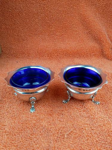 Pair of Sterling Silver Hallmarked Salt Cellar Pot with Blue Glass Liner (1 of 10) Pair of Sterling Silver Hallmarked Salt Cellar Pot with Blue Glass Liner (1 of 10)