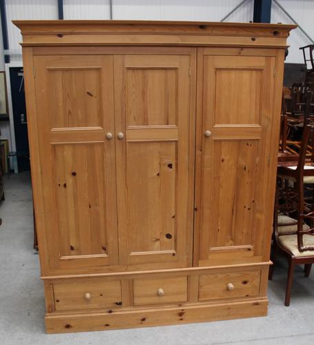 1960s Triple Country Pine 3 Door Wardrobe with Base Drawers (1 of 3) 1960s Triple Country Pine 3 Door Wardrobe with Base Drawers (1 of 3)