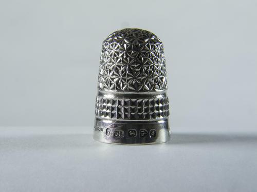 Victorian Charles Horner Solid Silver Thimble (1 of 6)