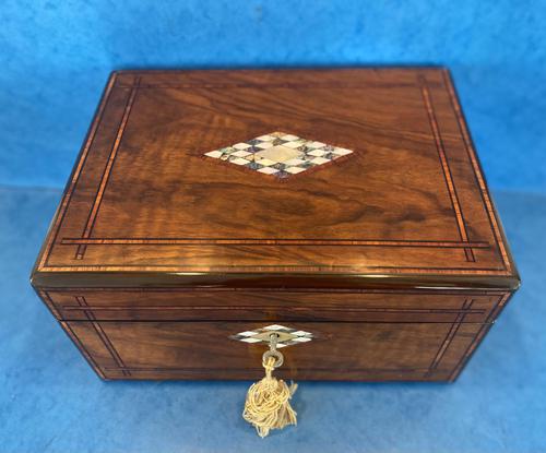 Victorian Walnut Jewellery Box c.1860 (1 of 14)