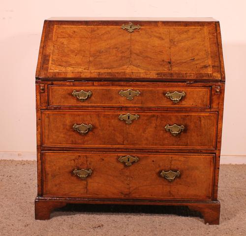 Secretary / Bureau in Walnut Early 18th Century (1 of 11) Secretary / Bureau in Walnut Early 18th Century (1 of 11)