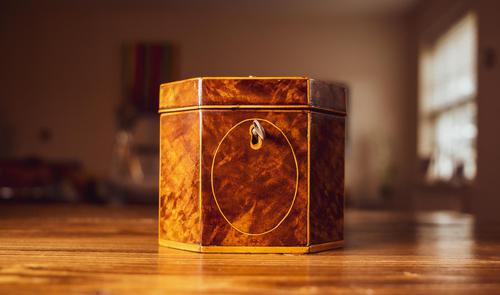 Collectors Octagonal Georgian Tea Caddy (1 of 9) Collectors Octagonal Georgian Tea Caddy (1 of 9)