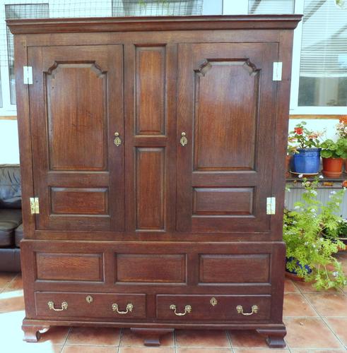 Country Oak Press Cupboard c.1730 (1 of 10) Country Oak Press Cupboard c.1730 (1 of 10)