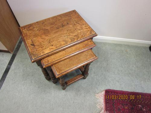 Good Quality Oak Nest of Tables (1 of 4) Good Quality Oak Nest of Tables (1 of 4)