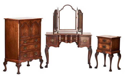 Walnut Queen Anne Style 4 Piece Bedroom Suite, Robe, Dressing Table (1 of 9)