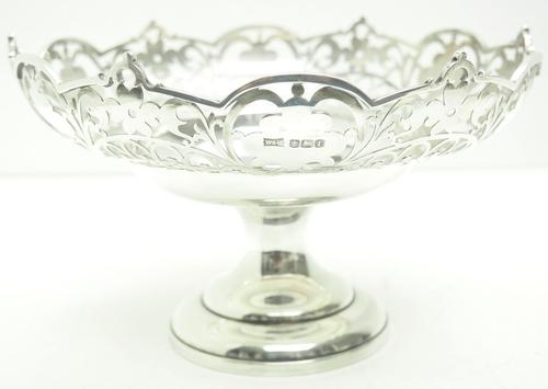 Antique Solid Silver Centre Piece / Fruit Bowl by Walker & Hall 521 grams c.1923 (1 of 6)