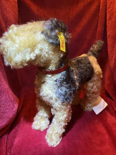 Steiff Classic 1935 Fellow Terrier with Original Tag, Button in Ear & Carrier Bag (1 of 11)