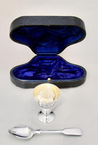 George V Cased Silver Egg Cup & Spoon Set by Henry Williamson Ltd, Birmingham 1911 (1 of 7) George V Cased Silver Egg Cup & Spoon Set by Henry Williamson Ltd, Birmingham 1911 (1 of 7)