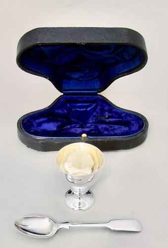 George V Cased Silver Egg Cup & Spoon Set by Henry Williamson Ltd, Birmingham 1911 (1 of 7)