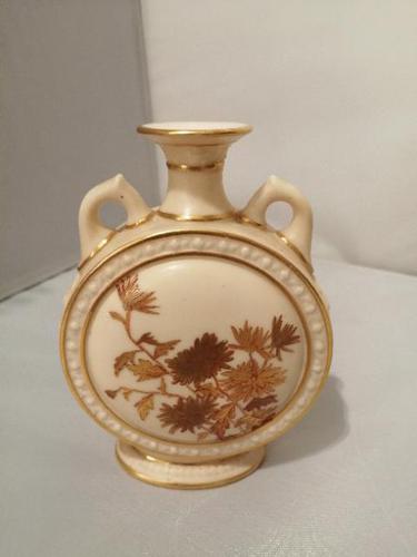 Royal Worcester Twin Handled Pilgrim Vase (1 of 4) Royal Worcester Twin Handled Pilgrim Vase (1 of 4)
