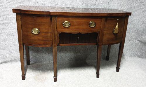 Georgian Mahogany Bowed Sideboard (1 of 6)