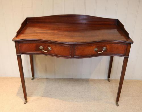 Mahogany Serpentine Front Side Table (1 of 10)