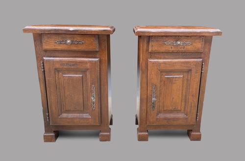 Pair of Oak Bedside Tables / Cupboards (1 of 4)