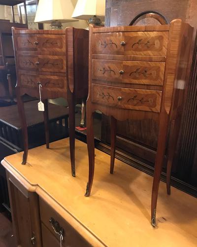 Nice Clean Pair of 3 Drawer Walnut Marquetry Bedside Cabinets. (1 of 12) Nice Clean Pair of 3 Drawer Walnut Marquetry Bedside Cabinets. (1 of 12)