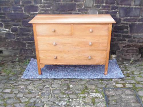 Arts & Crafts / Cotswold Style Chest of Drawers (1 of 2)