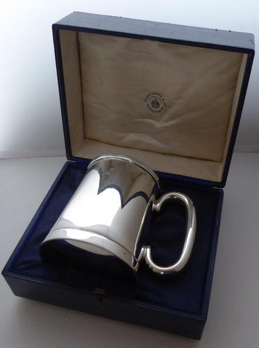 Boxed 1937 1 Pint Tankard Hallmarked Solid Silver Christening Mug William Neale (1 of 9)