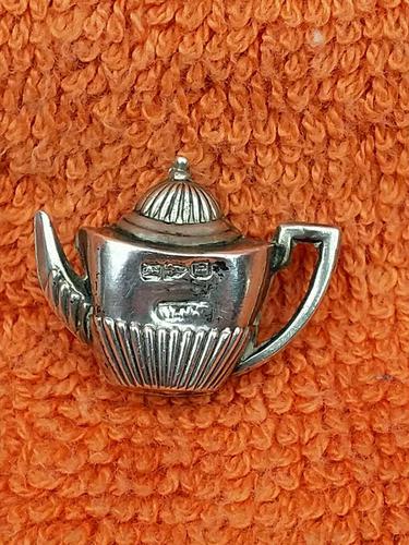 Antique Sterling Silver Hallmarked 1888 Miniature Teapot William John Pellow, Chester (1 of 8) Antique Sterling Silver Hallmarked 1888 Miniature Teapot William John Pellow, Chester (1 of 8)