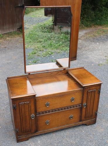 1940s Oak Dressing Table with Linen Fold Detail (1 of 4)